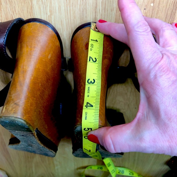 Chloe brown leather wedges/heels. 8.5 - Picture 9 of 9